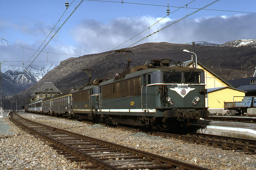 SNCF BB 8643 • TOULOUSE MATABIAU•LATOUR DE CAROL-ENVEITG