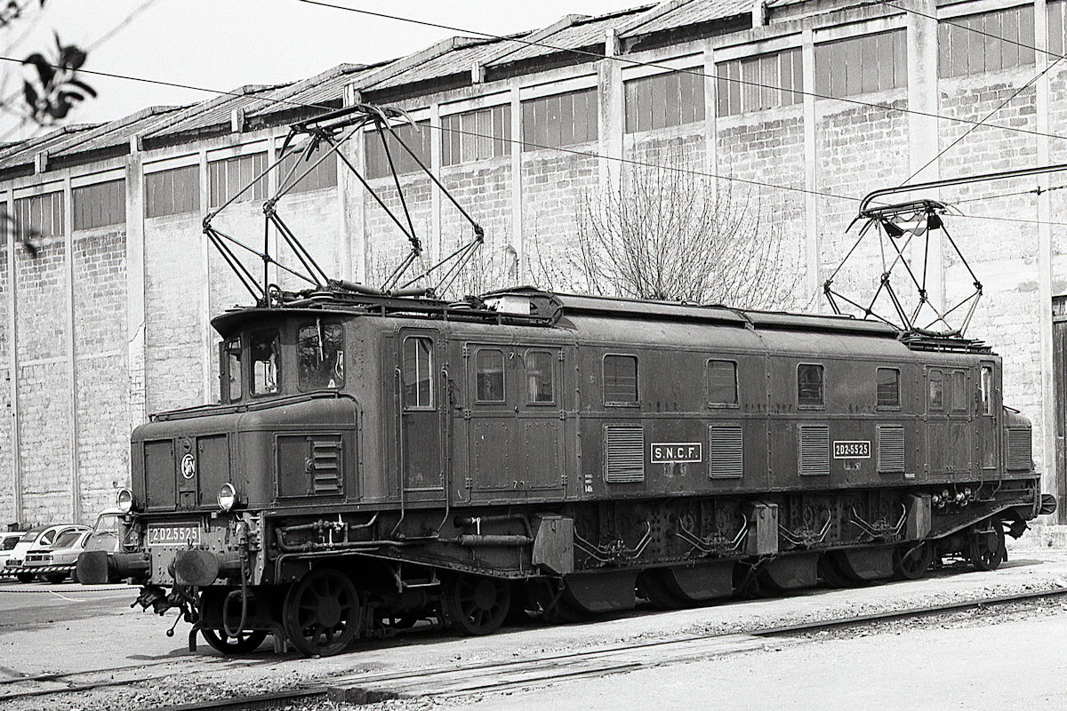 2D2 5525