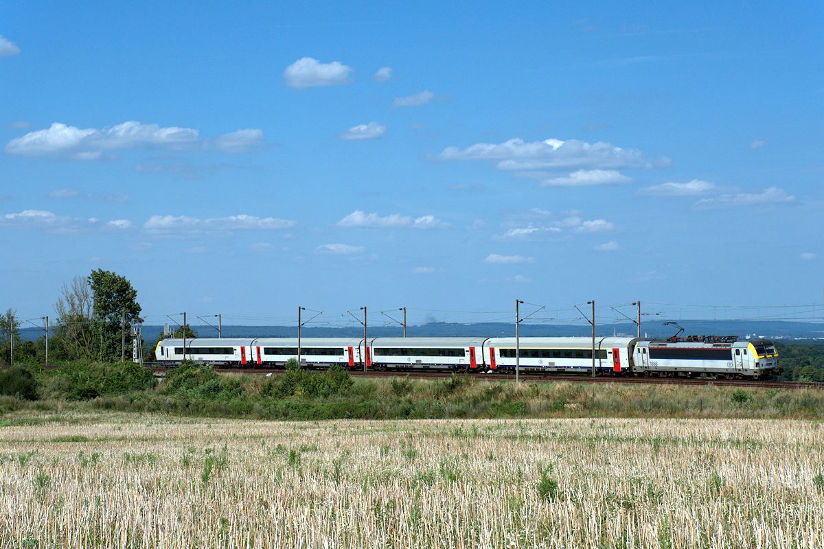 HLE 1864 SNCB • EUROCITY 64 BRUXELLES-MIDI/BRUSSEL ZUID > PARIS-NORD