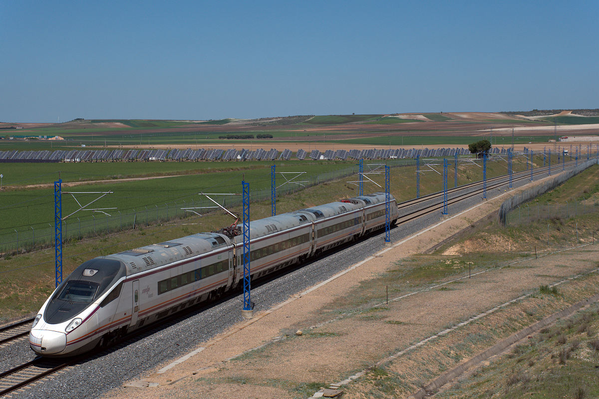 SÉRIE 114 RENFE • AVANT 08129 MADRID-CHAMARTÍN > VALLADOLID CAMPO GRANDE