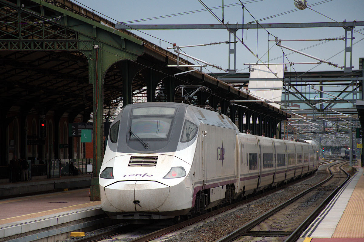 SÉRIE 130 RENFE • ALVIA 04091 MADRID-CHAMARTÍN-CLARA CAMPOAMOR > AVILÉS