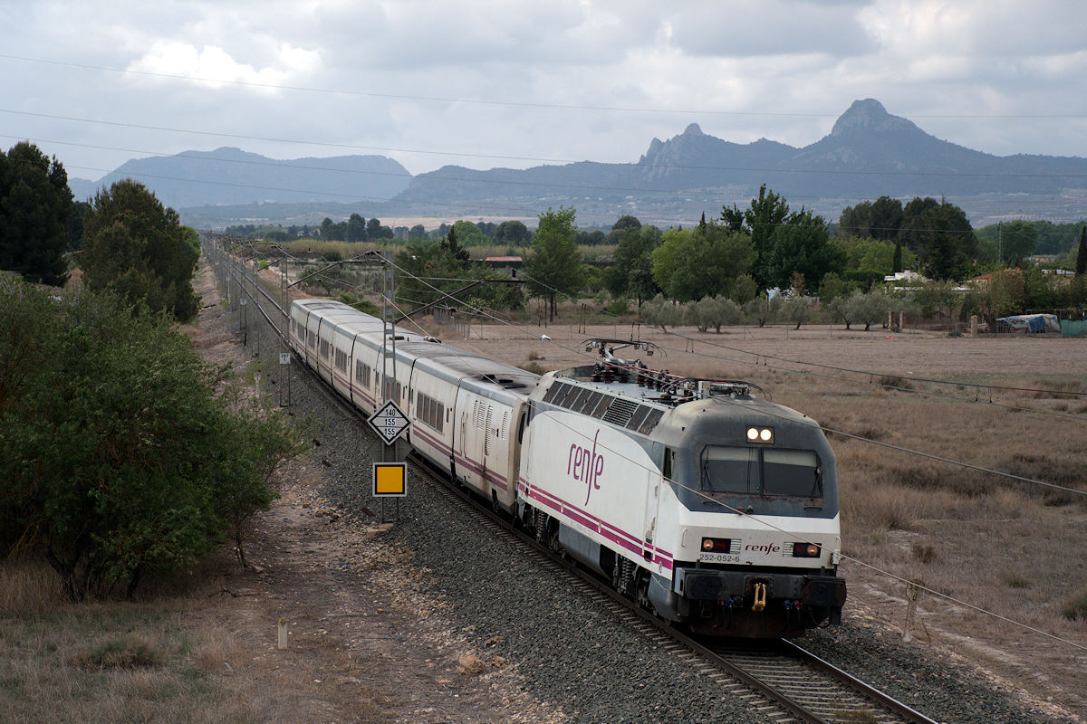 SÉRIE 252 RENFE • 252-052-6