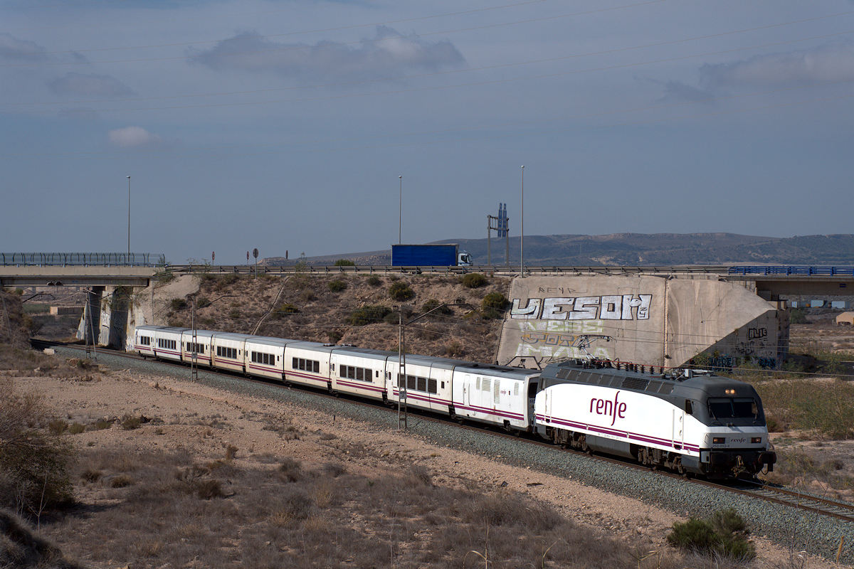 SÉRIE 252 RENFE • 252-053-4