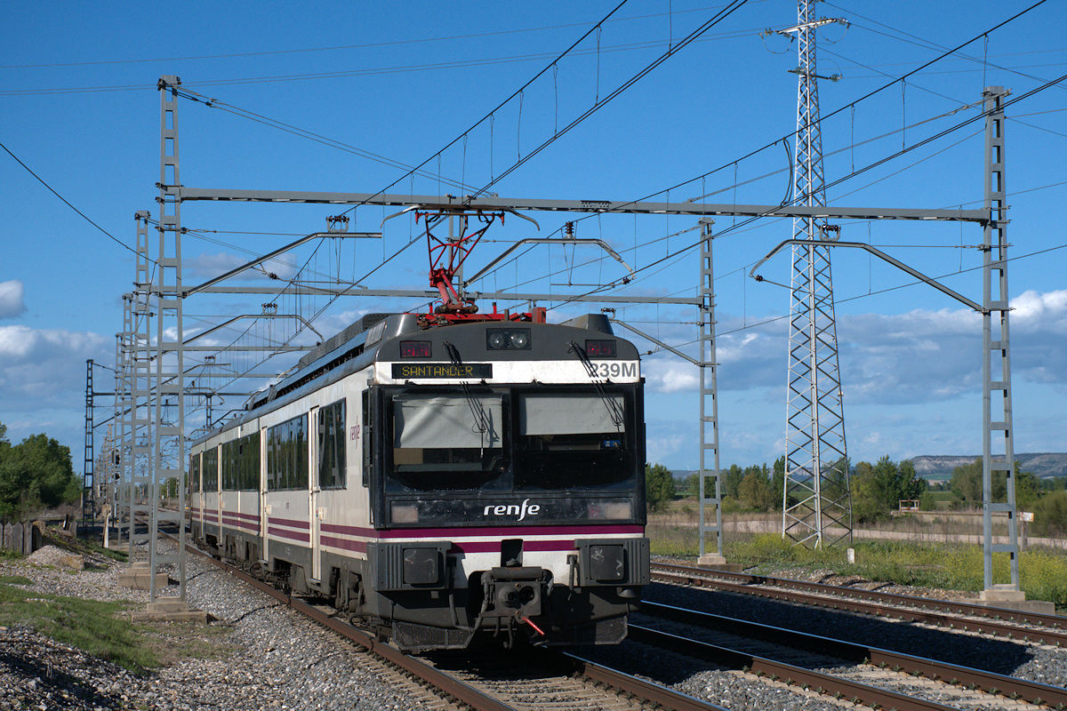 SÉRIE 440 RENFE • 239M/239C • REGIONAL EXPRÉS 18105 VALLADOLID CAMPO GRANDE > SANTANDER