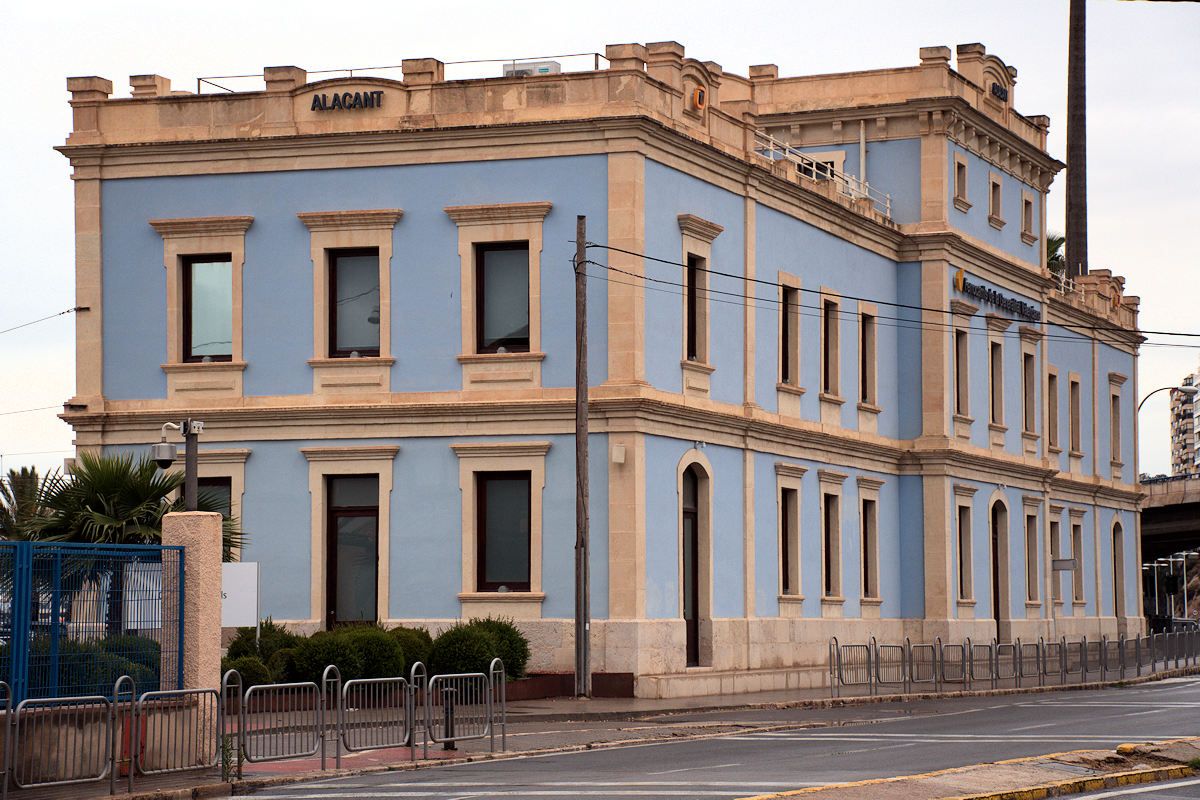 BÂTIMENT VOYAGEURS DE LA MARINA • ANCIENNE GARE DE DÉPART DE LA LIGNE ALICANTE - DENIA
