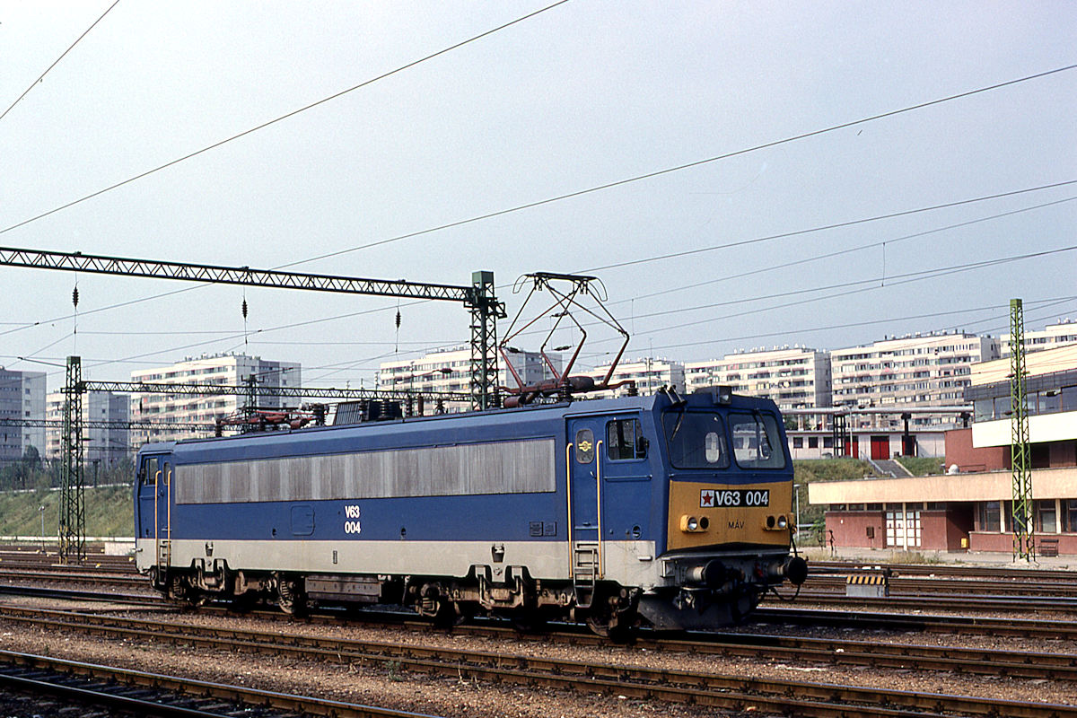 MÁV V63 004