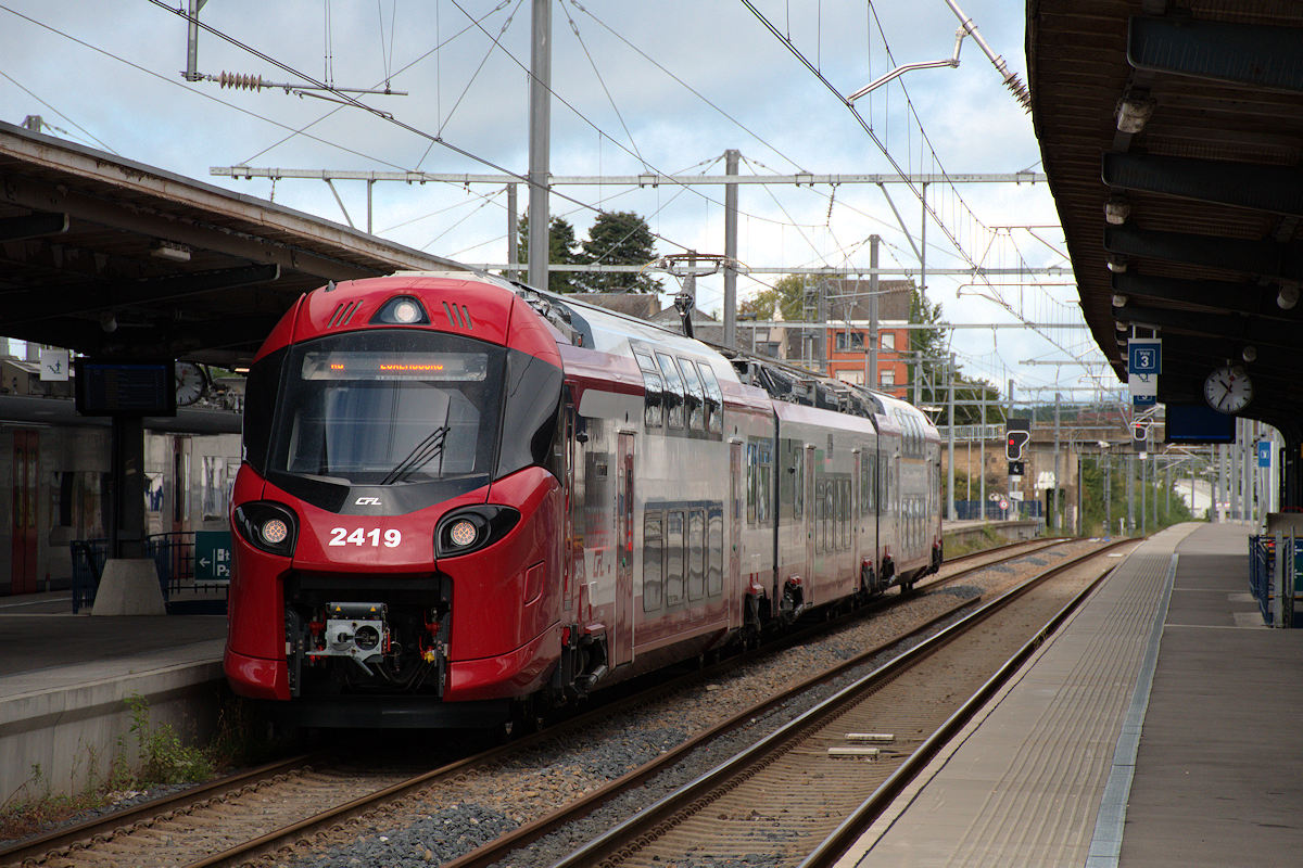 SÉRIE 2000 CFL • 2419