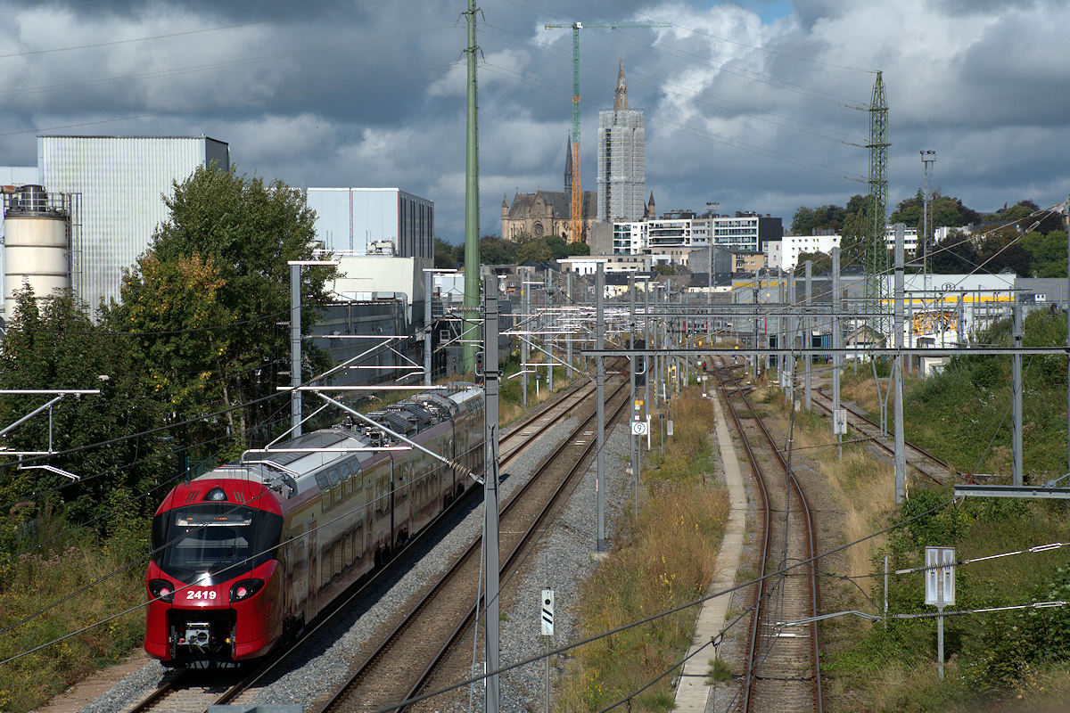 SÉRIE 2000 CFL • 2419