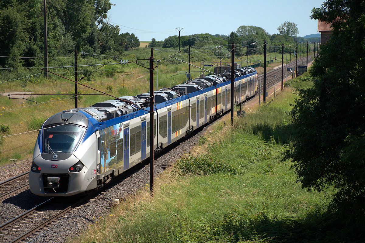 B 83506/B 83505 L GRAND EST • TER 830325 METZ > STRASBOURG