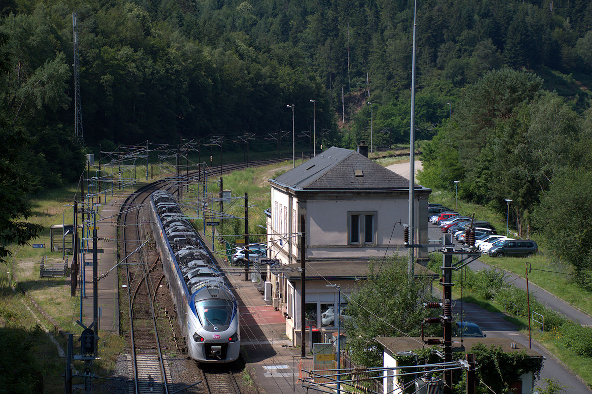 B 83513/B 83514 L GRAND EST • TER 830306 STRASBOURG > METZ