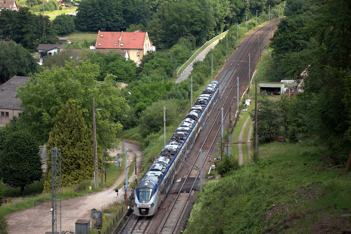 B 83573/B 83574 L GRAND EST • TER 830308 STRASBOURG > METZ