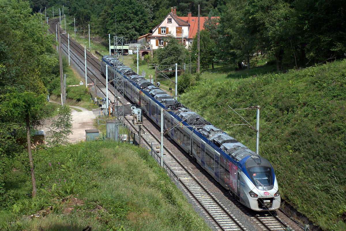 B 83573/B 83574 L GRAND EST • TER 830309 METZ > STRASBOURG