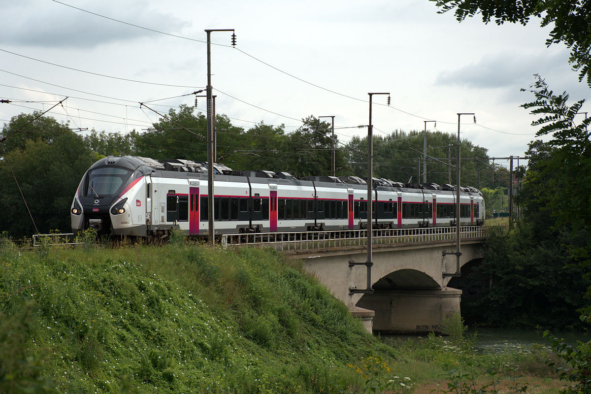 B 85003/B 85004 L GRAND EST