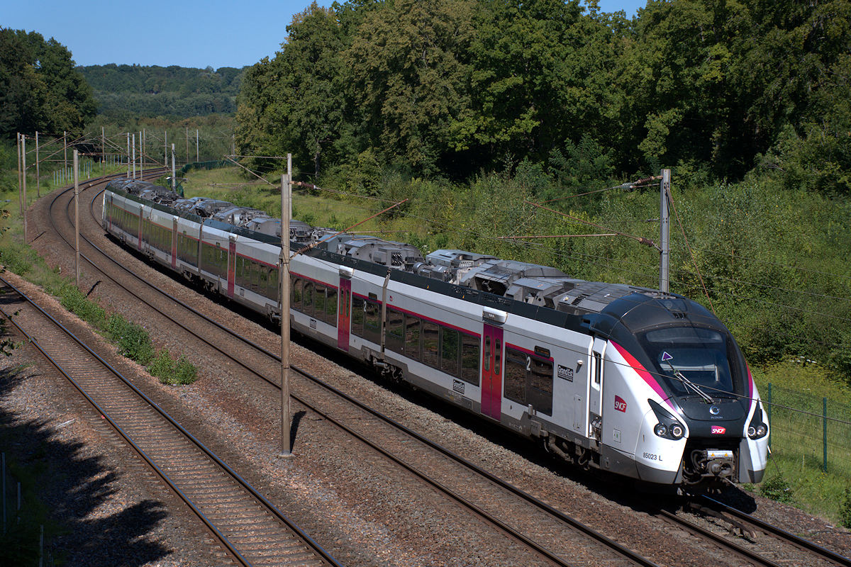 B 85023/B 85024 L GRAND EST