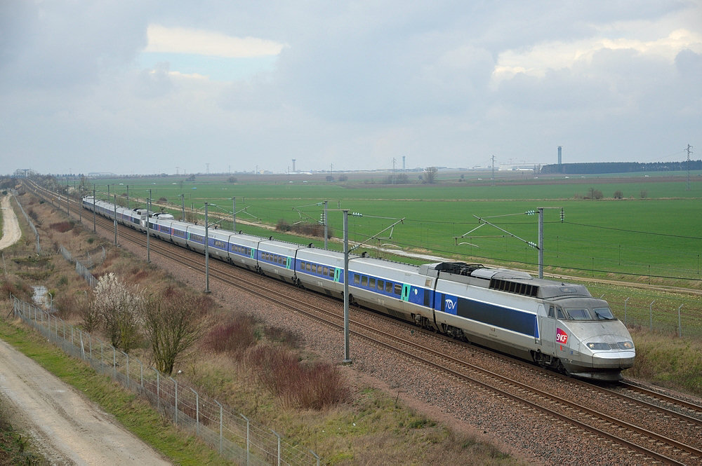 TGV 5225 LILLE-FLANDRES - NANTES / TGV 5226 LILLE-FLANDRES - RENNES