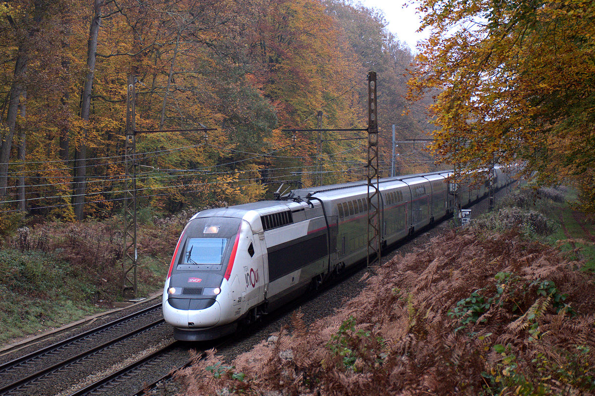 TGV 232 + TGV 250 • TGV INOUI 32932 MONTPELLIER-SAINT-ROCH > PARIS-GARE DE LYON