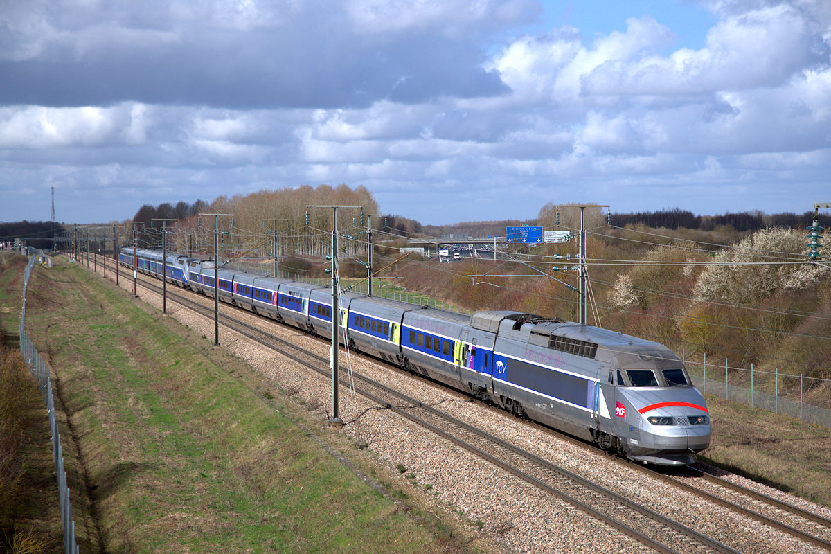 TGV 4503 + TGV 801