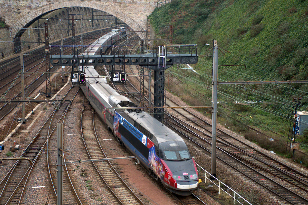 TGV 4505 « TGV INOUI ET MARVEL AVENGERS CAMPUS (DISNEYLAND PARIS) »