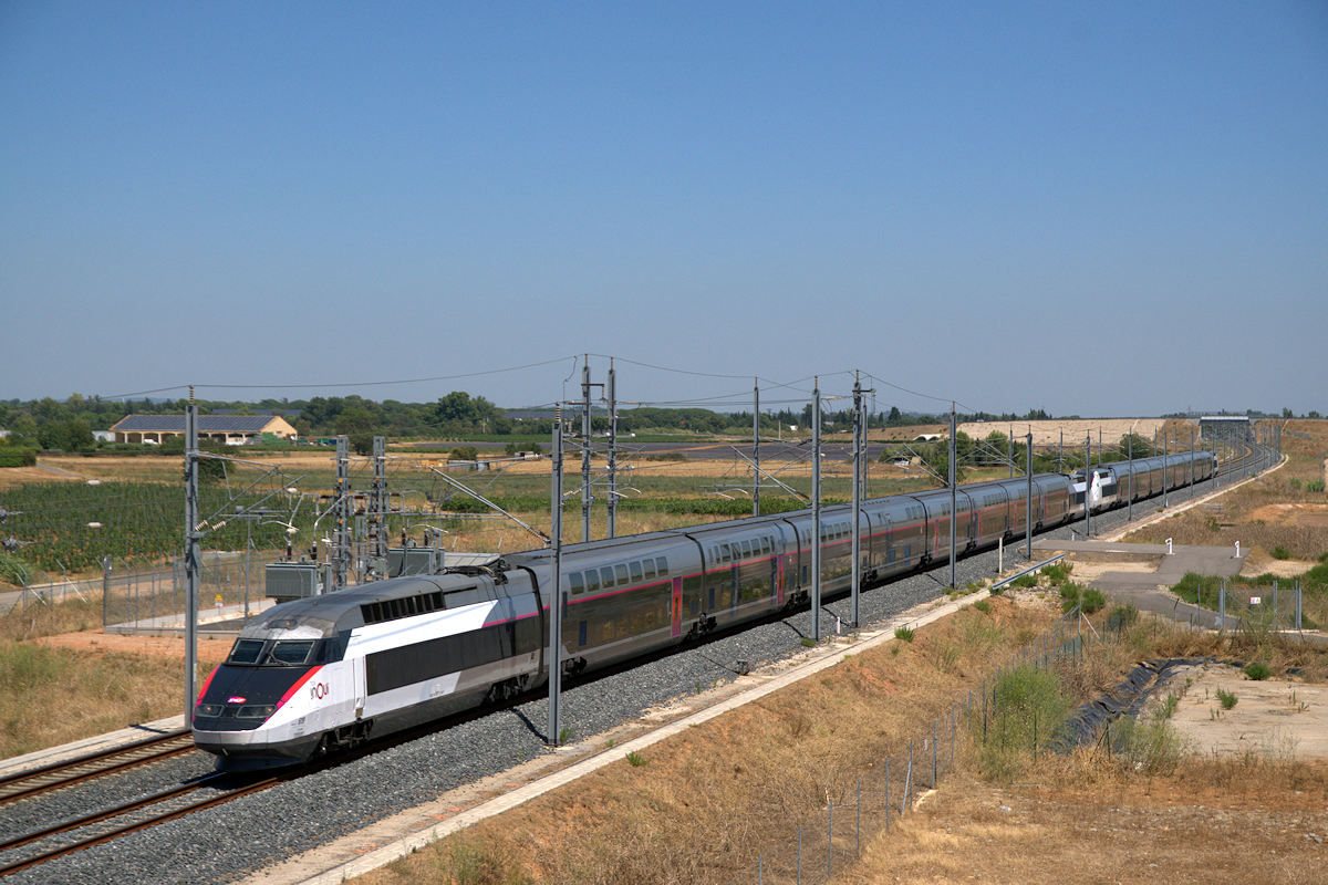 TGV 619 + TGV 820