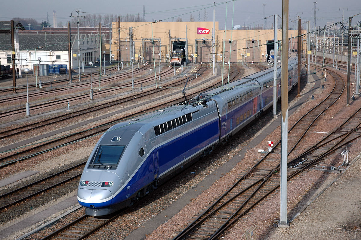TGV 703