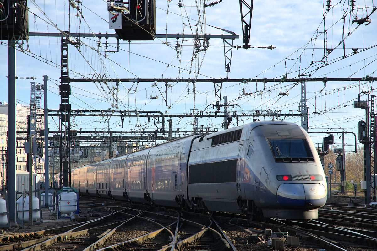 TGV 702 + TGV 737