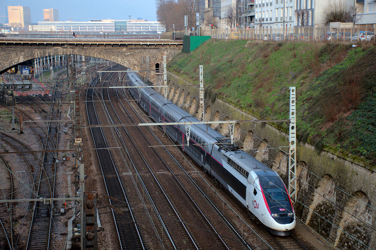 TGV 803