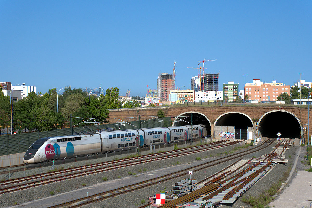 SÉRIE 108 OUIGO (TGV SNCF EURODUPLEX) • 108-019-3 RAME 819 + 108-015-1 RAME 815