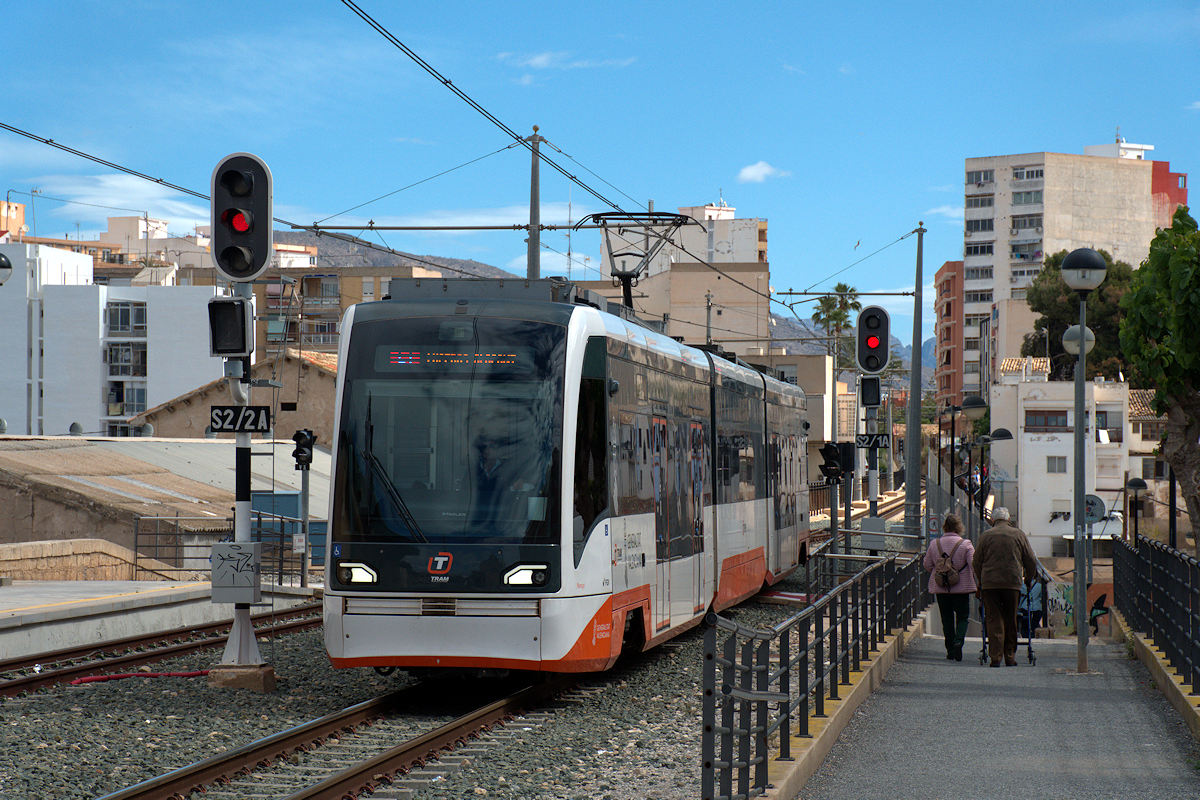 SÉRIE 5000 FGV • BIMODE • STADLER RAIL ALBUIXECH (2019) • 5003 « MONTGÓ »