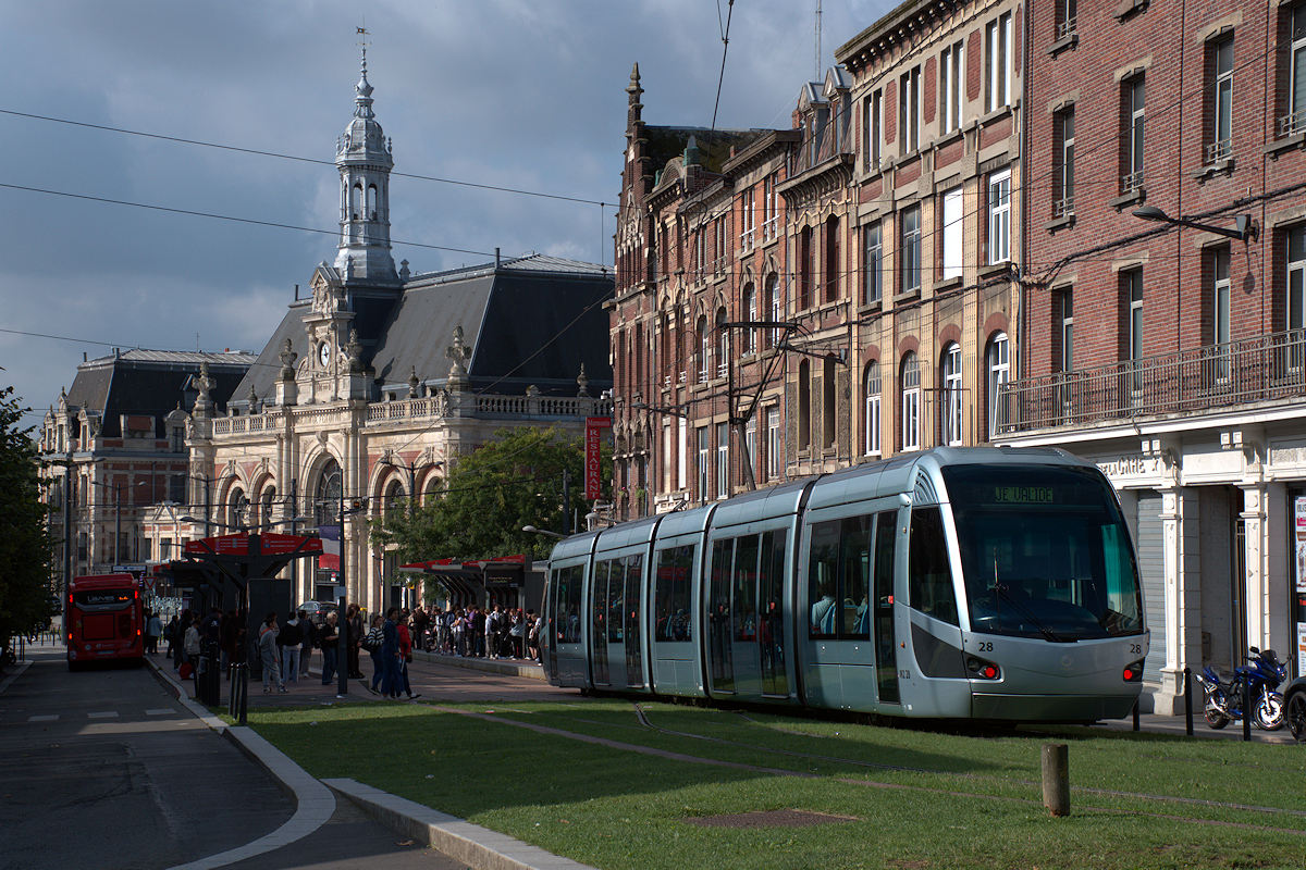 TRAMWAY LIGNE T2 UNIVERSITÉ – LE BOULON • ALSTOM CITADIS 302 • RAME 28