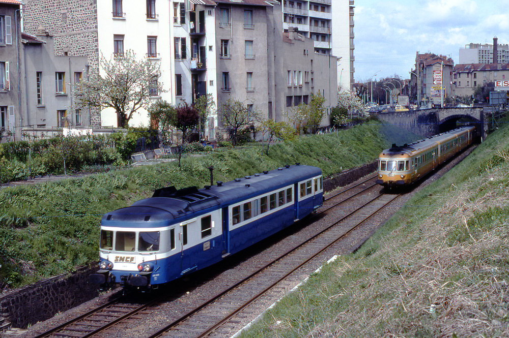 X 2800 Rail4402