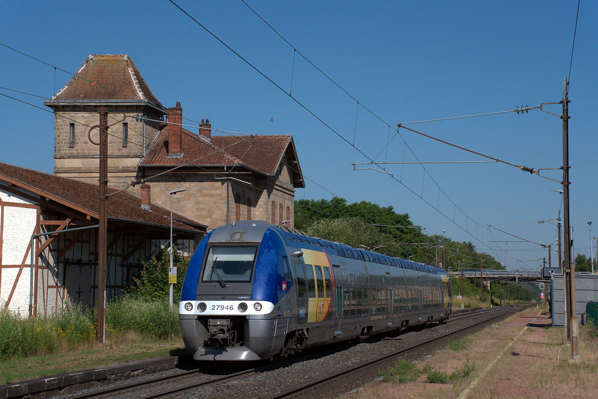 Z 27946/Z 27945 GRAND EST • TER 834555 METZ > SARREBOURG