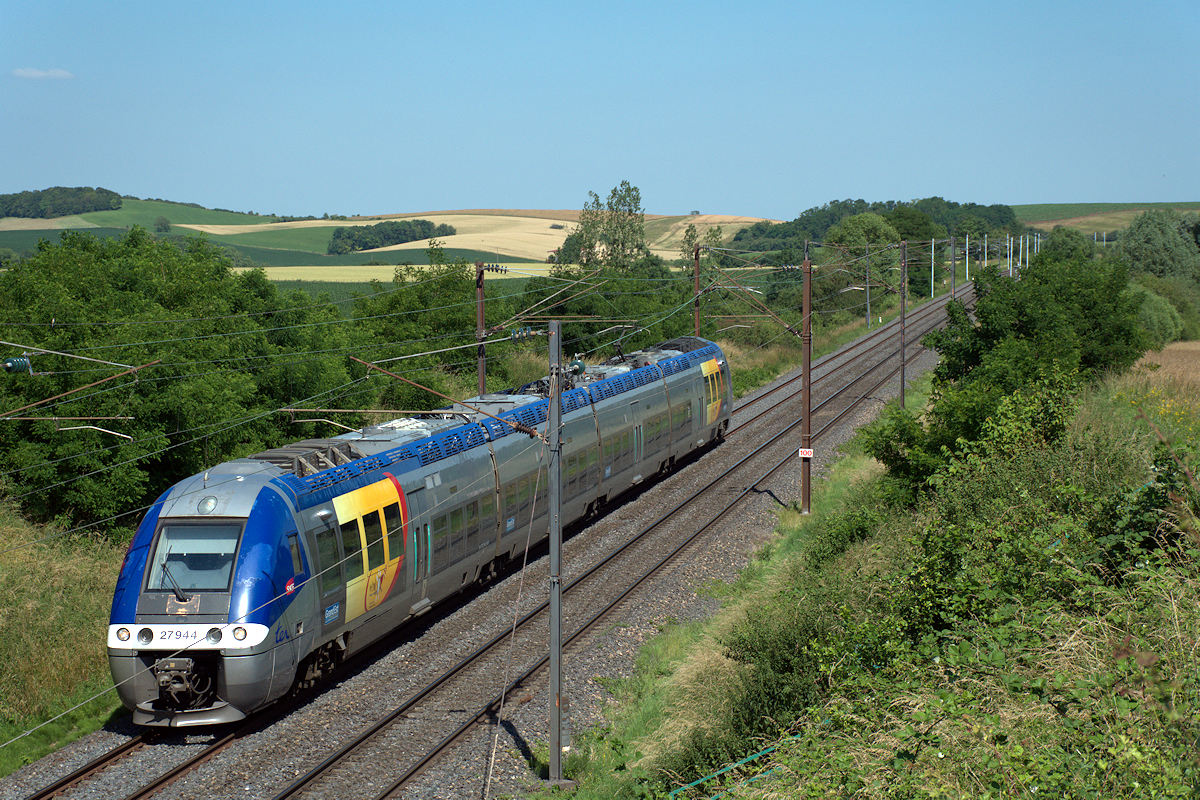 Z 27944/Z 27943 GRAND EST • TER 834374 SARREBOURG > METZ