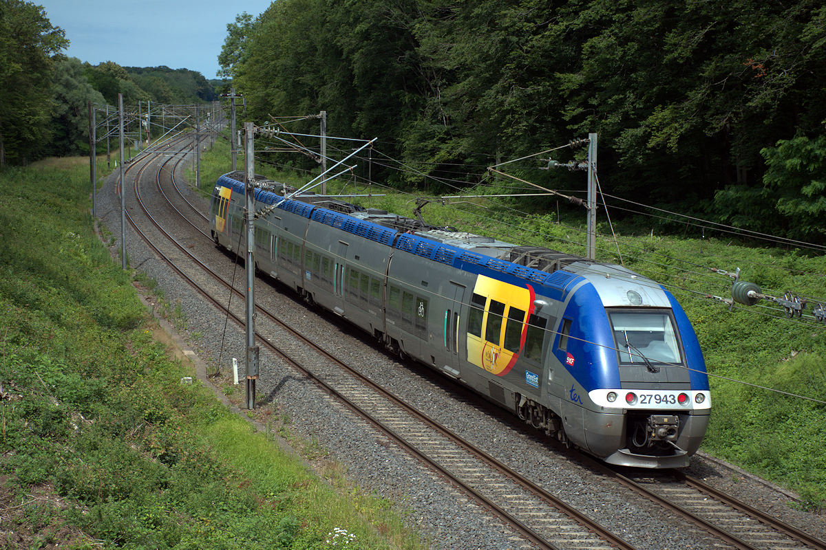 Z 27943/Z 27944 GRAND EST • TER 834358 SARREBOURG > METZ