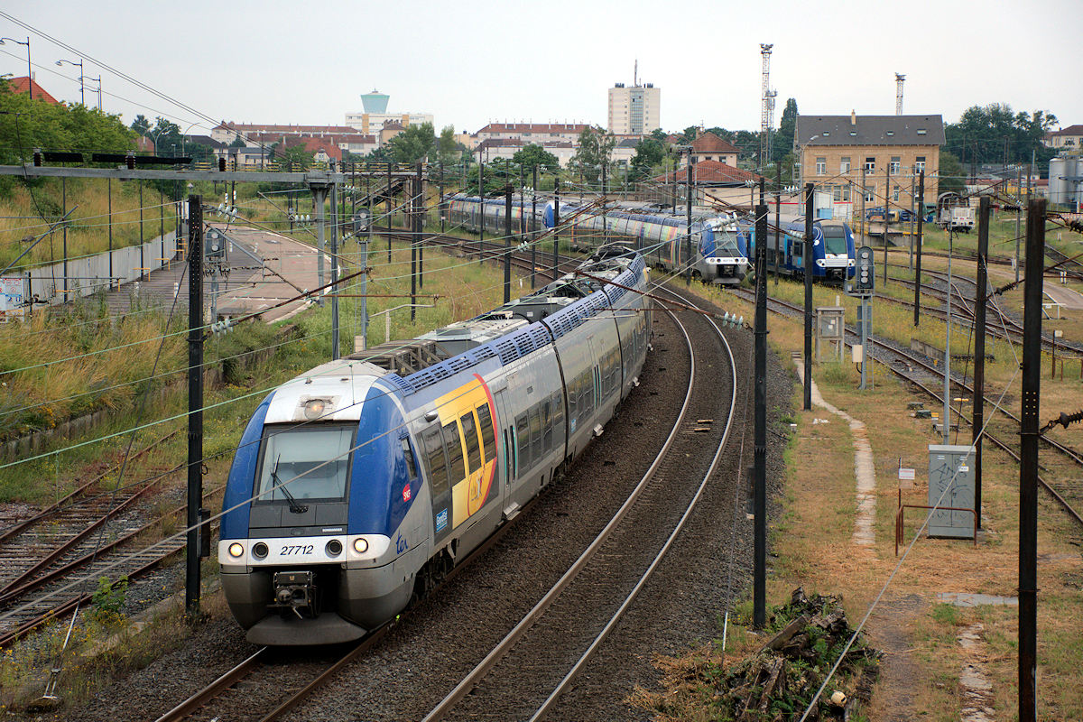 Z 27712/Z 27711 GRAND EST • TER 834394 SARREBOURG > METZ