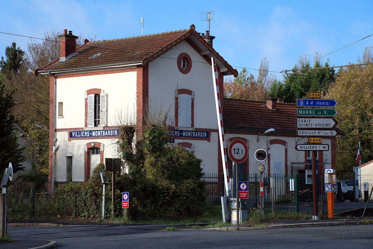 HALTE DE VILLIERS-MONTBARBIN