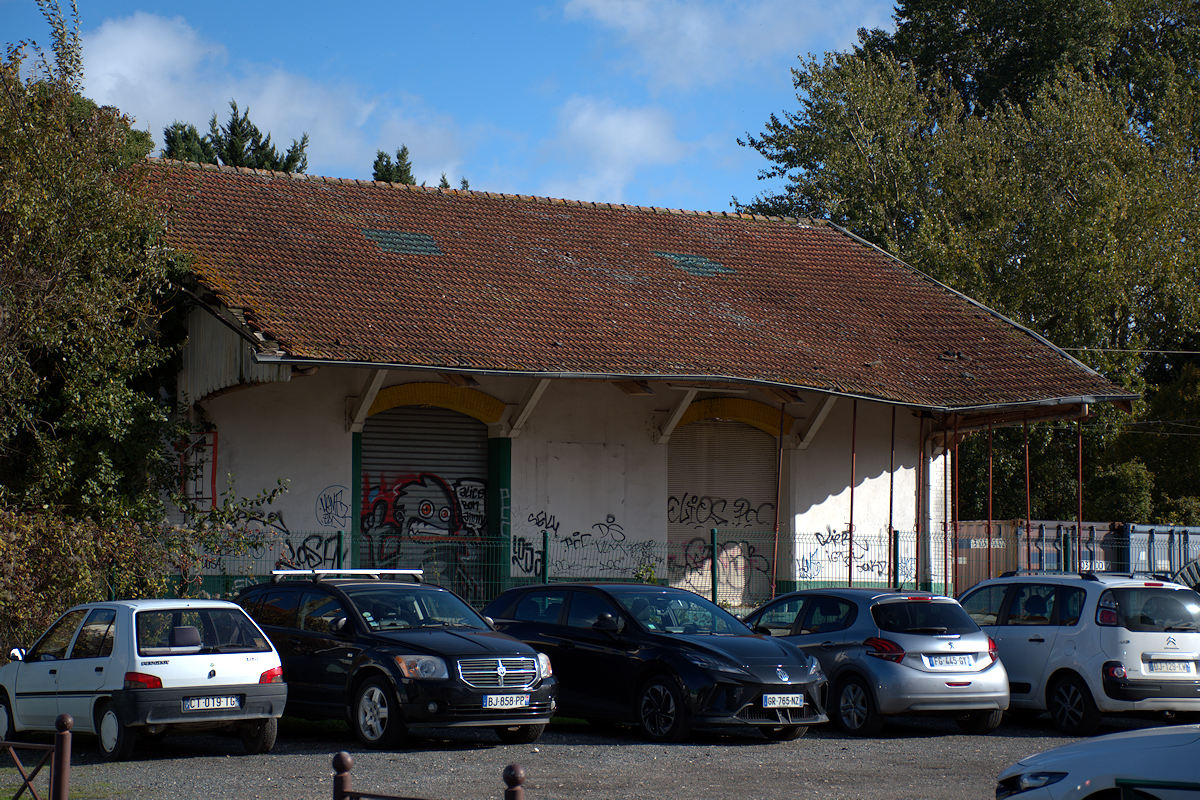 COUILLY-SAINT-GERMAIN-QUINCY • ANCIENNE HALLE AUX MARCHANDISES