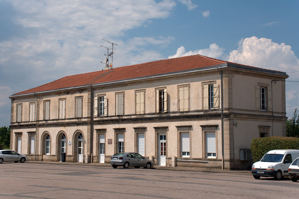 IGNEY-AVRICOURT • BÂTIMENT VOYAGEURS