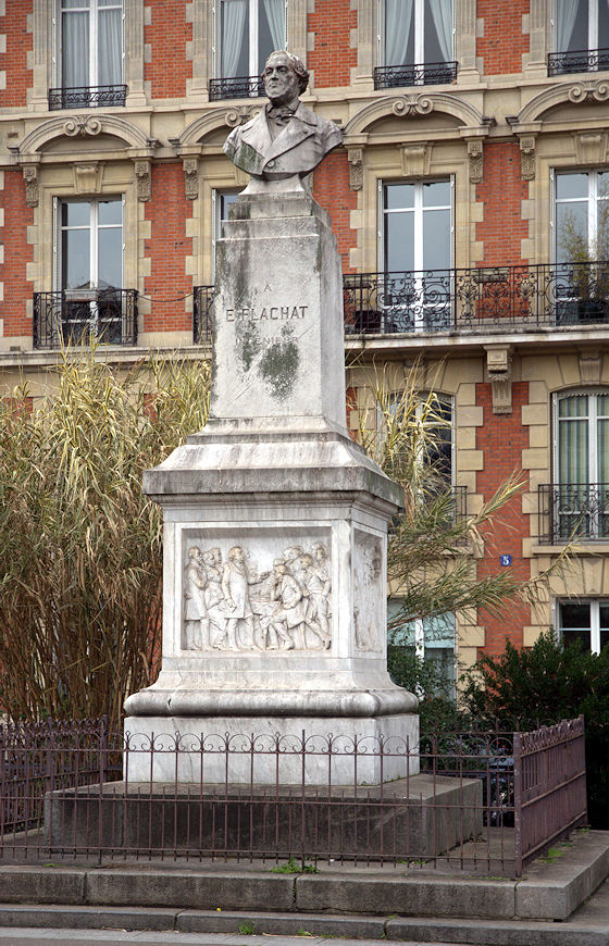 MONUMENT EUGÈNE FLACHAT (1897) PAR ALFRED BOUCHER (1850-1934) • 5 RUE VERNIQUET • PARIS 17ème